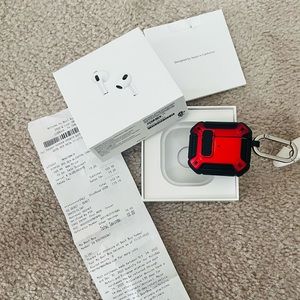 Apple AirPods 3rd Gen with Lightning case